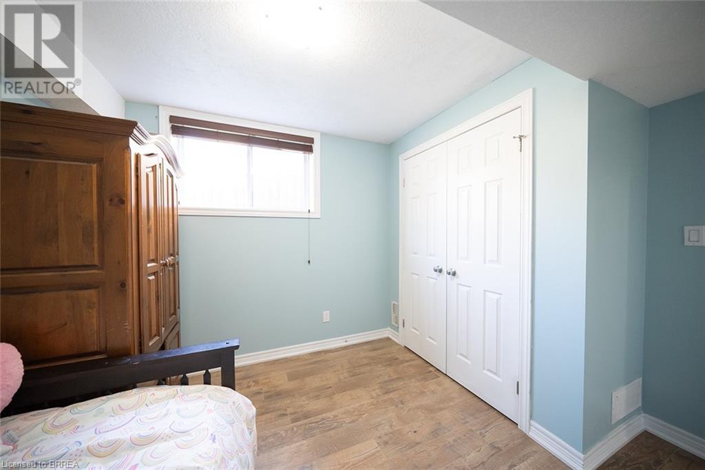 8 Oakes Court, Guelph, Ontario  N1E 0J6 - Photo 39 - 40666496