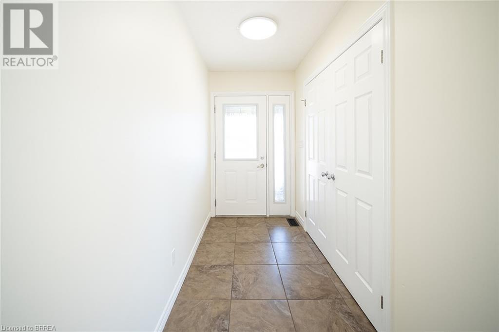 8 Oakes Court, Guelph, Ontario  N1E 0J6 - Photo 4 - 40666496