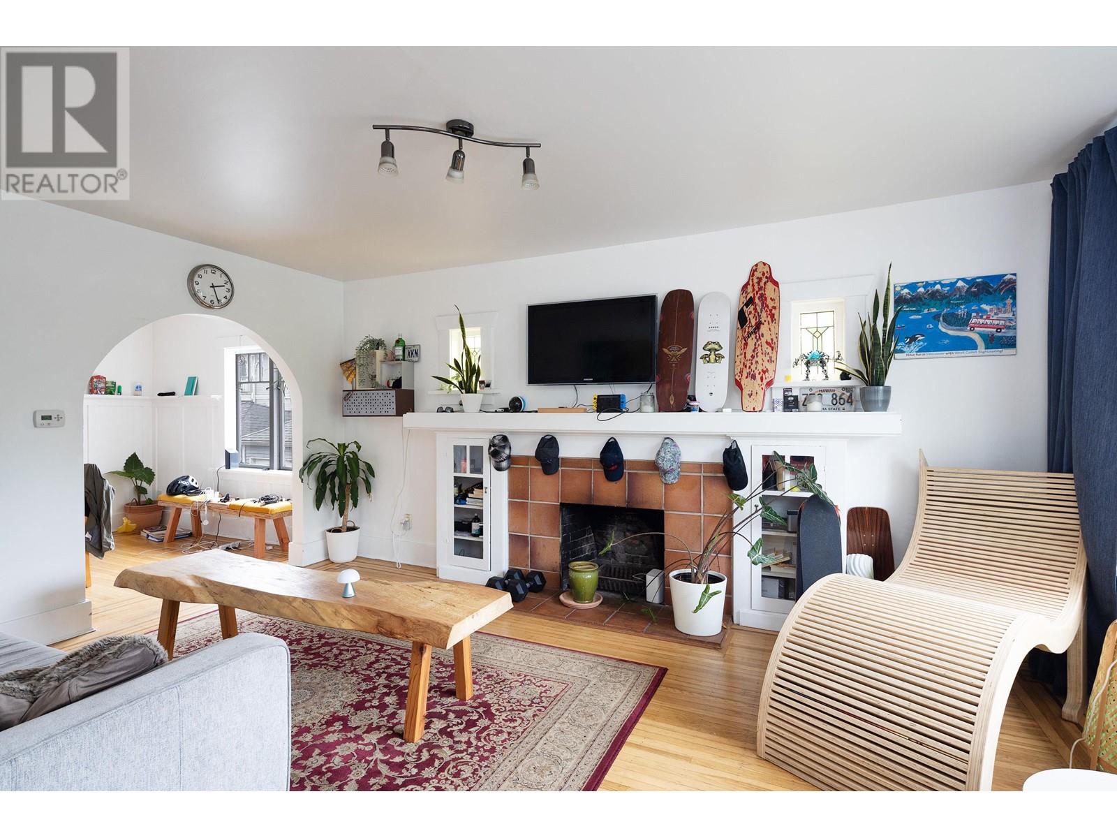 Listing Picture 23 of 37 : 2078-88 CREELMAN AVENUE, Vancouver / 溫哥華 - 魯藝地產 Yvonne Lu Group - MLS Medallion Club Member
