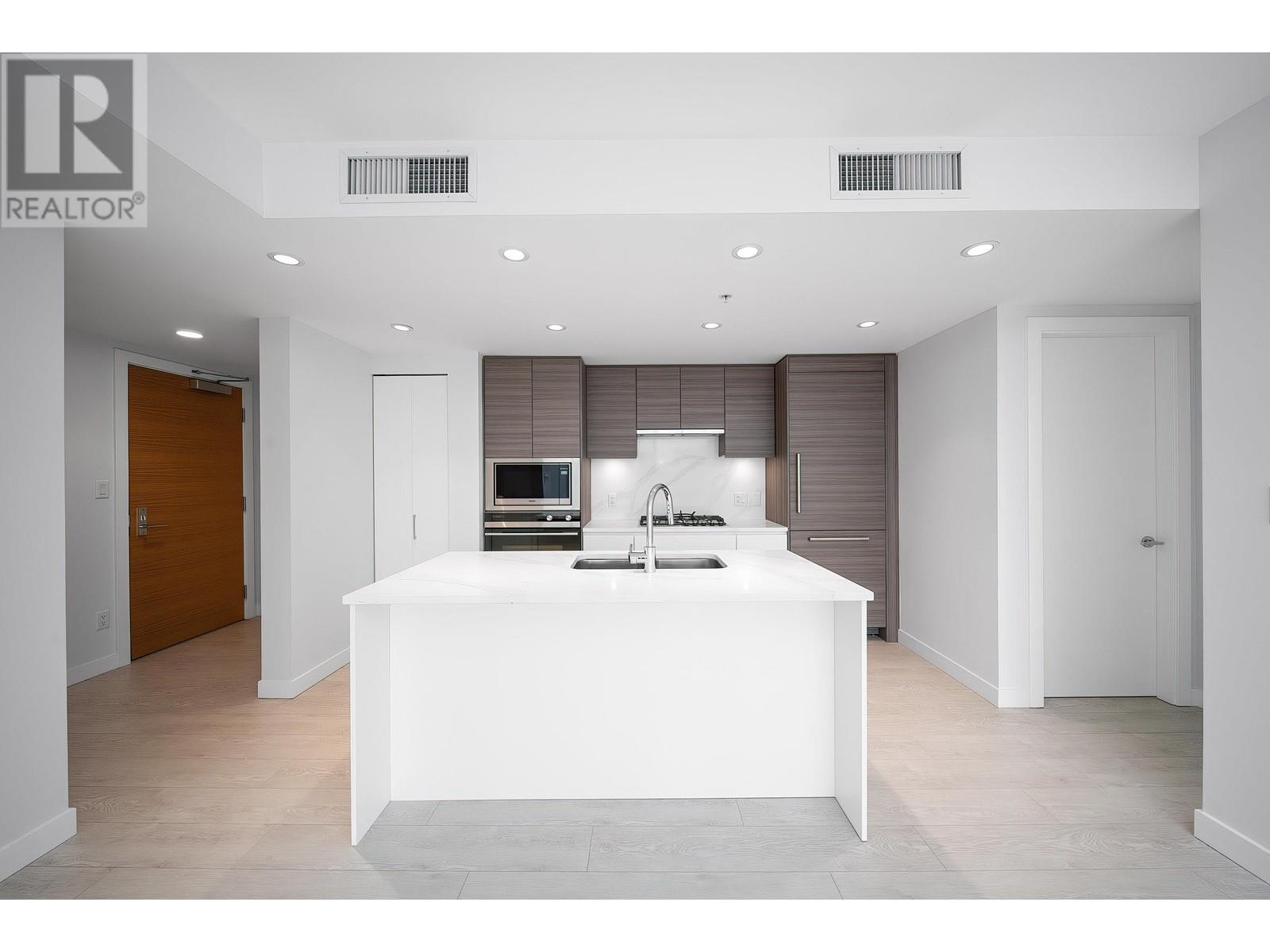 Property at 1007 6833 BUSWELL STREET image 4