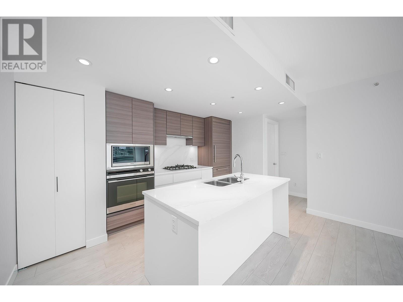 Property at 1007 6833 BUSWELL STREET image 5
