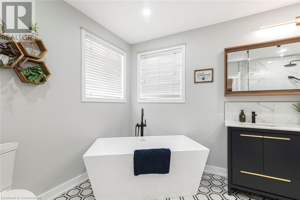 54 Stonepine Crescent, Hamilton, Ontario  L9C 7T7 - Photo 10 - 40666729