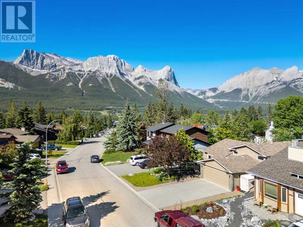 231 Grizzly Crescent, Canmore, Alberta  T1W 1B9 - Photo 2 - A2165307