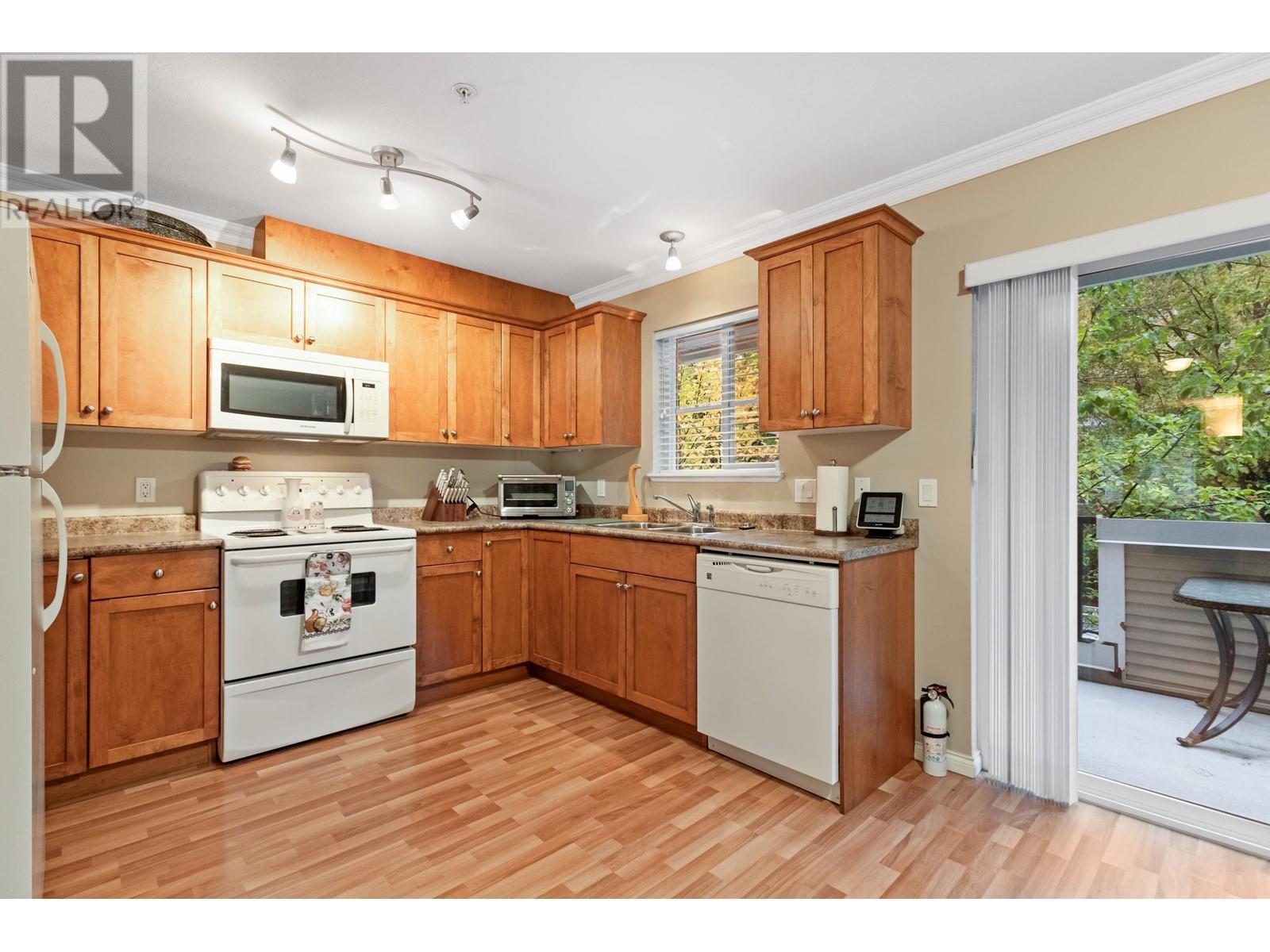 3 19141 124 Avenue, Pitt Meadows, British Columbia  V3Y 2V6 - Photo 2 - R2937333