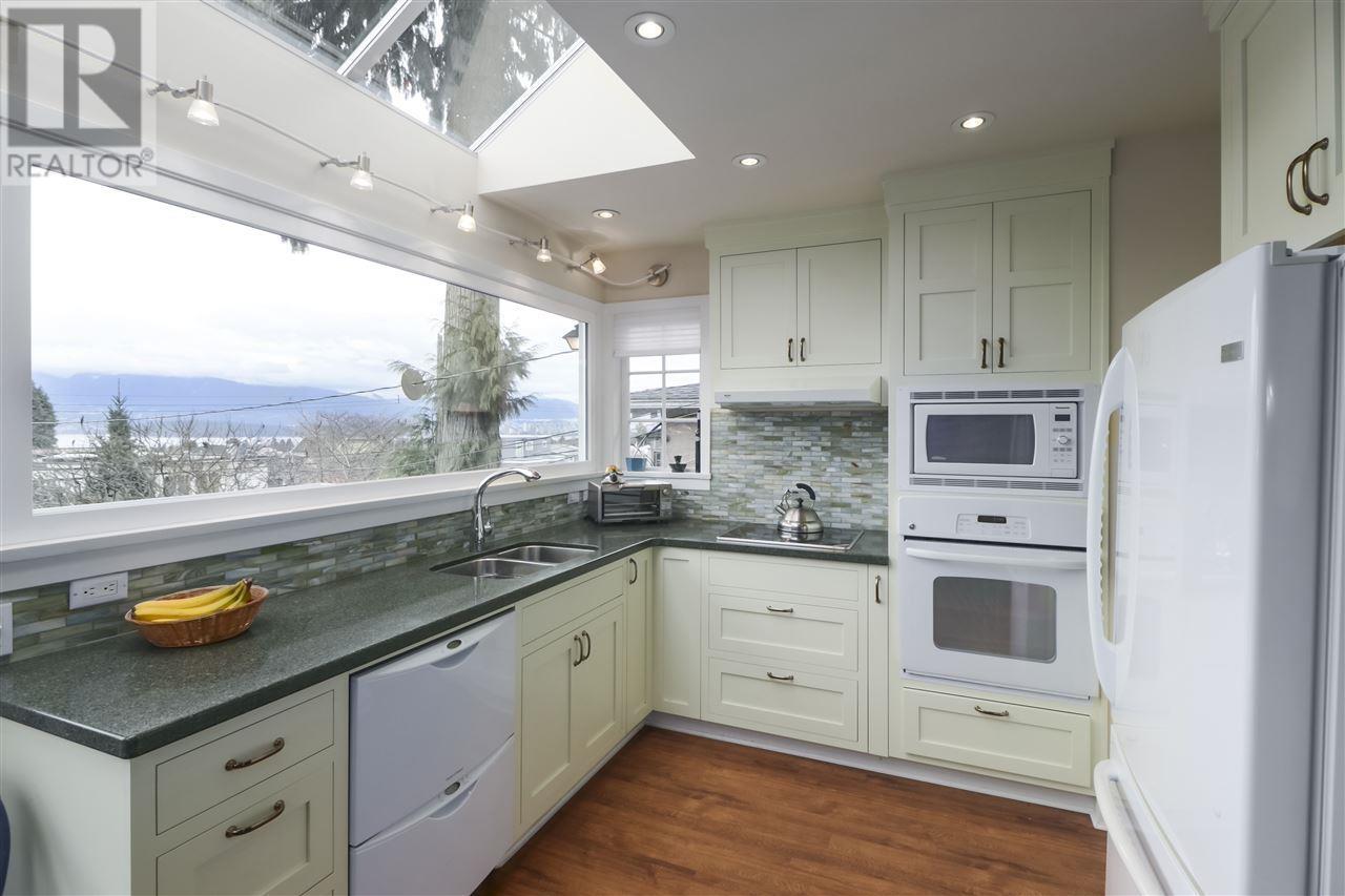 3981 W 11th Avenue, Vancouver, British Columbia  V6R 2L1 - Photo 10 - R2937173