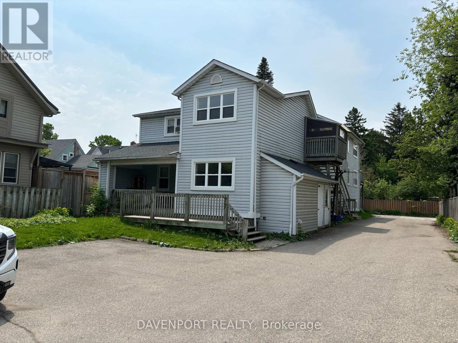 77 Lancaster Street W, Kitchener, Ontario  N2H 4T3 - Photo 1 - X8412652