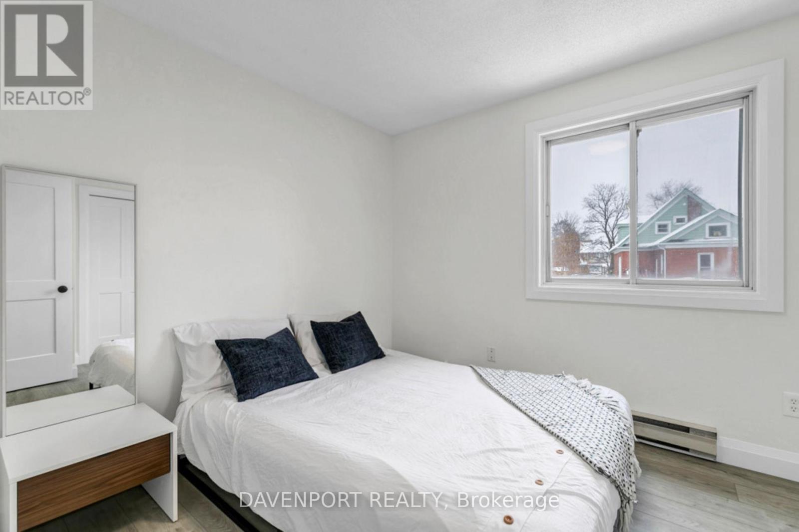 77 Lancaster Street W, Kitchener, Ontario  N2H 4T3 - Photo 6 - X8412652