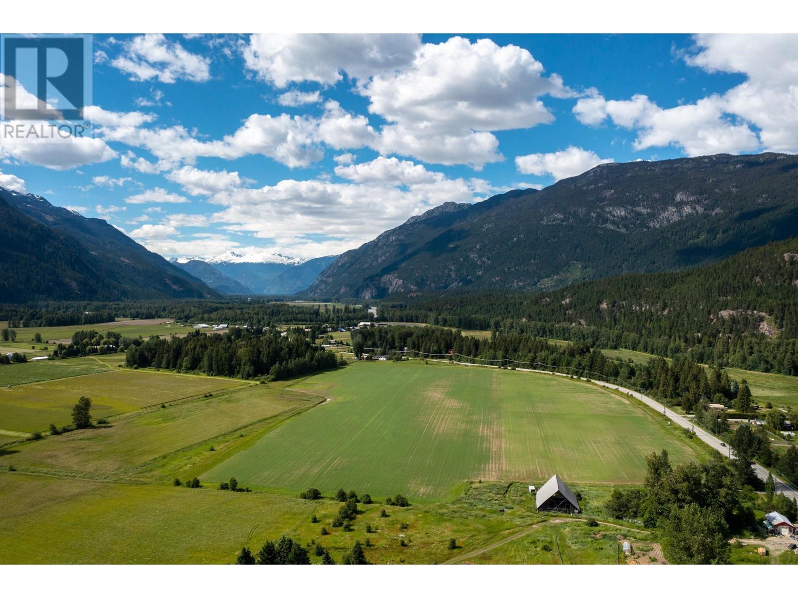 7631 Pemberton Meadows Road, Pemberton, British Columbia  V0N 2L2 - Photo 2 - R2937538