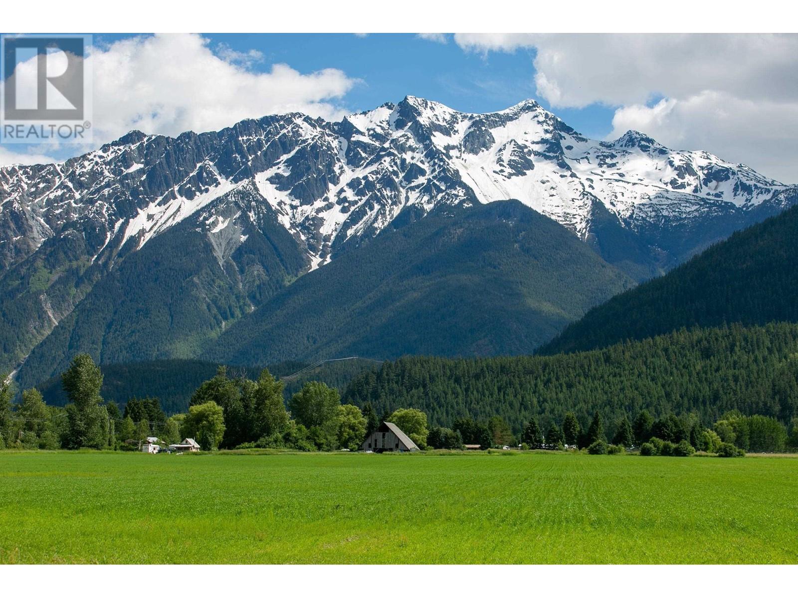 7631 Pemberton Meadows Road, Pemberton, British Columbia  V0N 2L2 - Photo 7 - R2937538