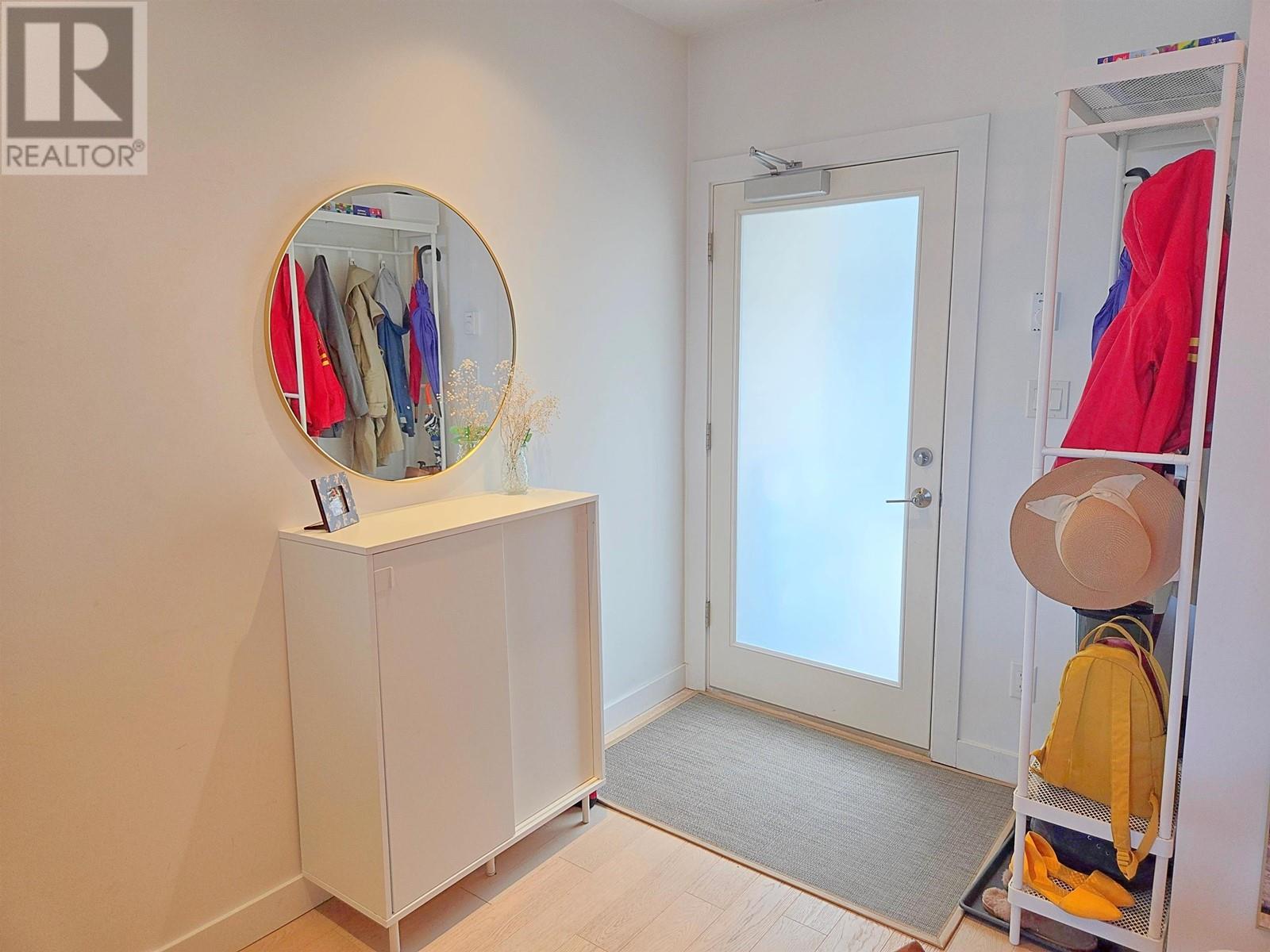 311 1647 E Pender Street, Vancouver, British Columbia V5L 1W2 - Photo 2 - R2937484