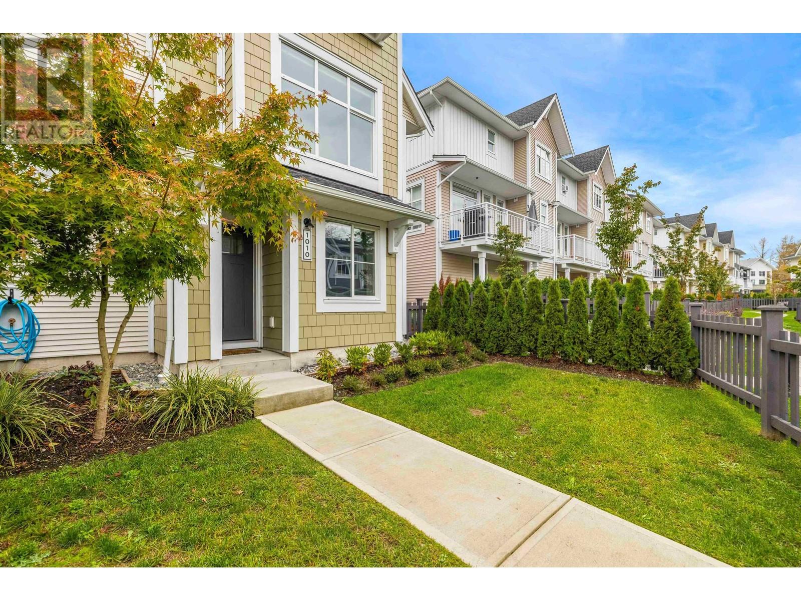 1010 11280 Pazarena Place, Maple Ridge, British Columbia  V2X 9H8 - Photo 4 - R2937489