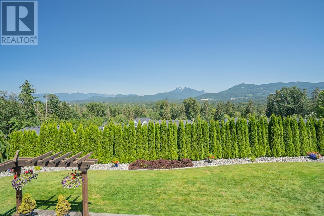 25485 Godwin Drive, Maple Ridge, British Columbia  V2W 1G9 - Photo 5 - R2937105