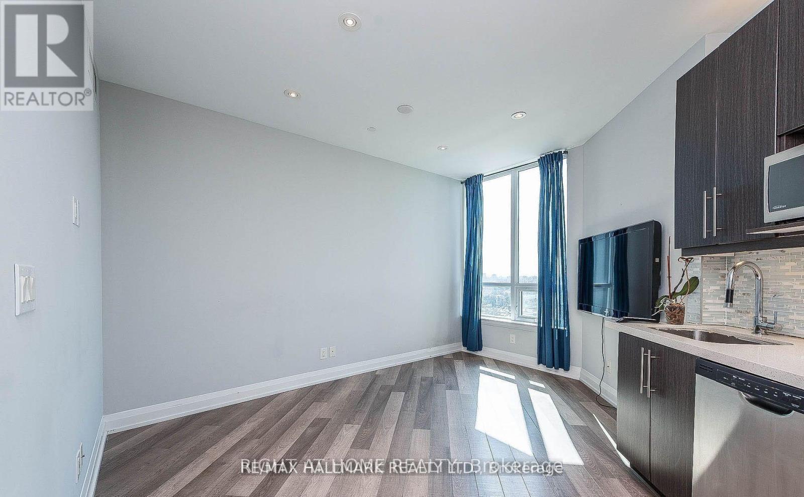 911 - 7171 Yonge Street, Markham (Grandview), Ontario  L3T 0C5 - Photo 6 - N9444388