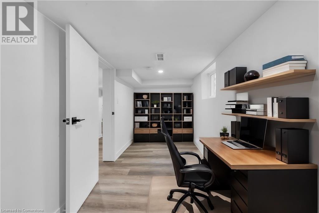 21 Weir Street S, Hamilton, Ontario  L8K 3A3 - Photo 28 - 40667128