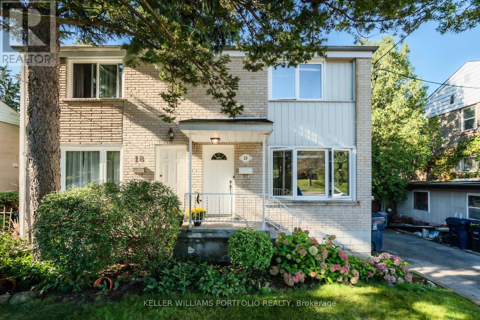 20 Skylark Road, Toronto (Lambton Baby Point), Ontario  M6S 4M4 - Photo 1 - W9461797