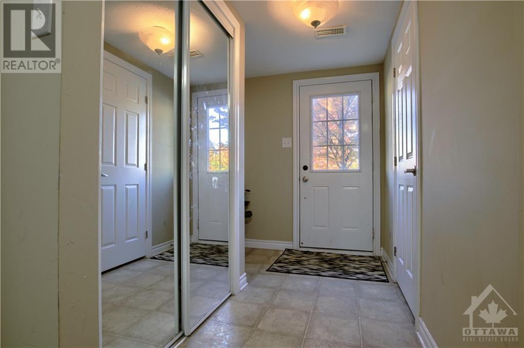 2092 Madrid Avenue, Ottawa, Ontario  K2J 0K4 - Photo 2 - X9523723