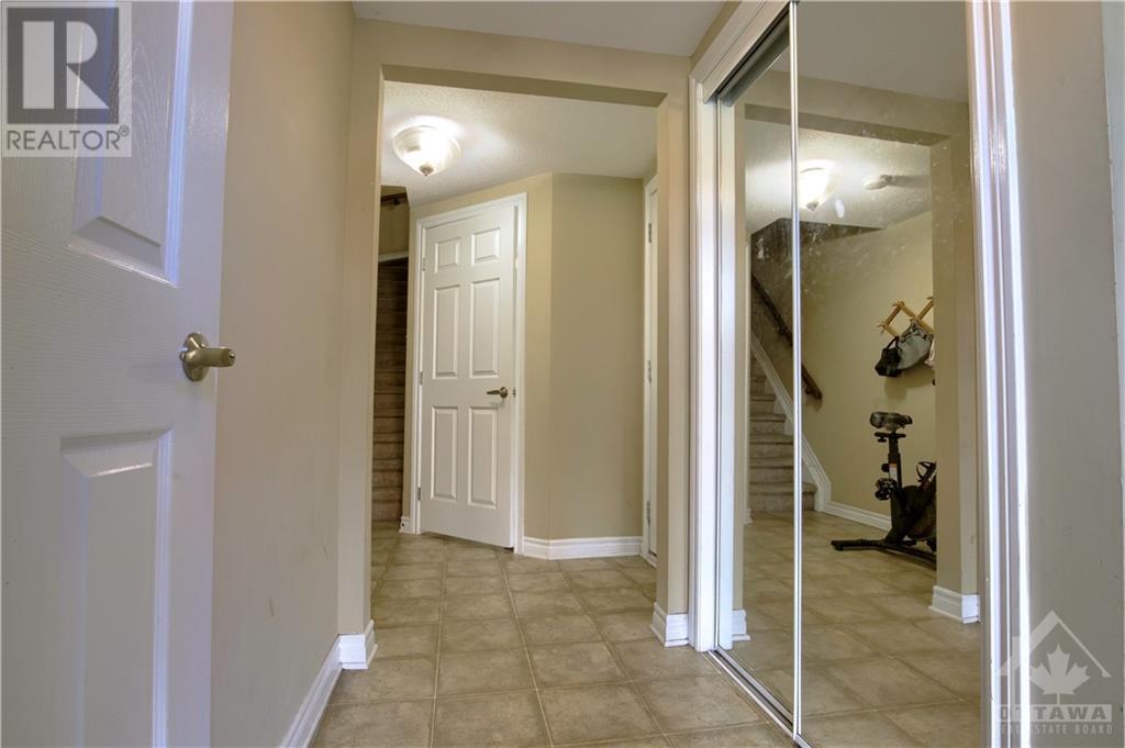2092 Madrid Avenue, Ottawa, Ontario  K2J 0K4 - Photo 3 - X9523723