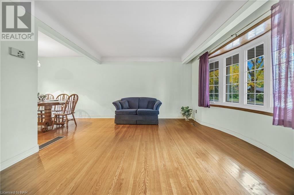 22 Rosemount Avenue, St. Catharines, Ontario  L2M 1Z6 - Photo 6 - 40667213