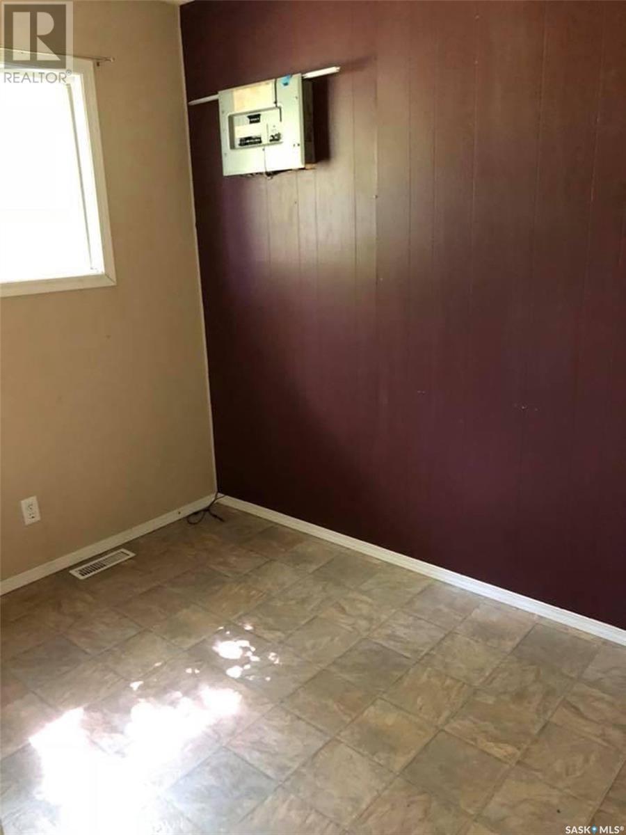 608 3rd Avenue W, Meadow Lake, Saskatchewan  S9X 1A8 - Photo 10 - SK986615