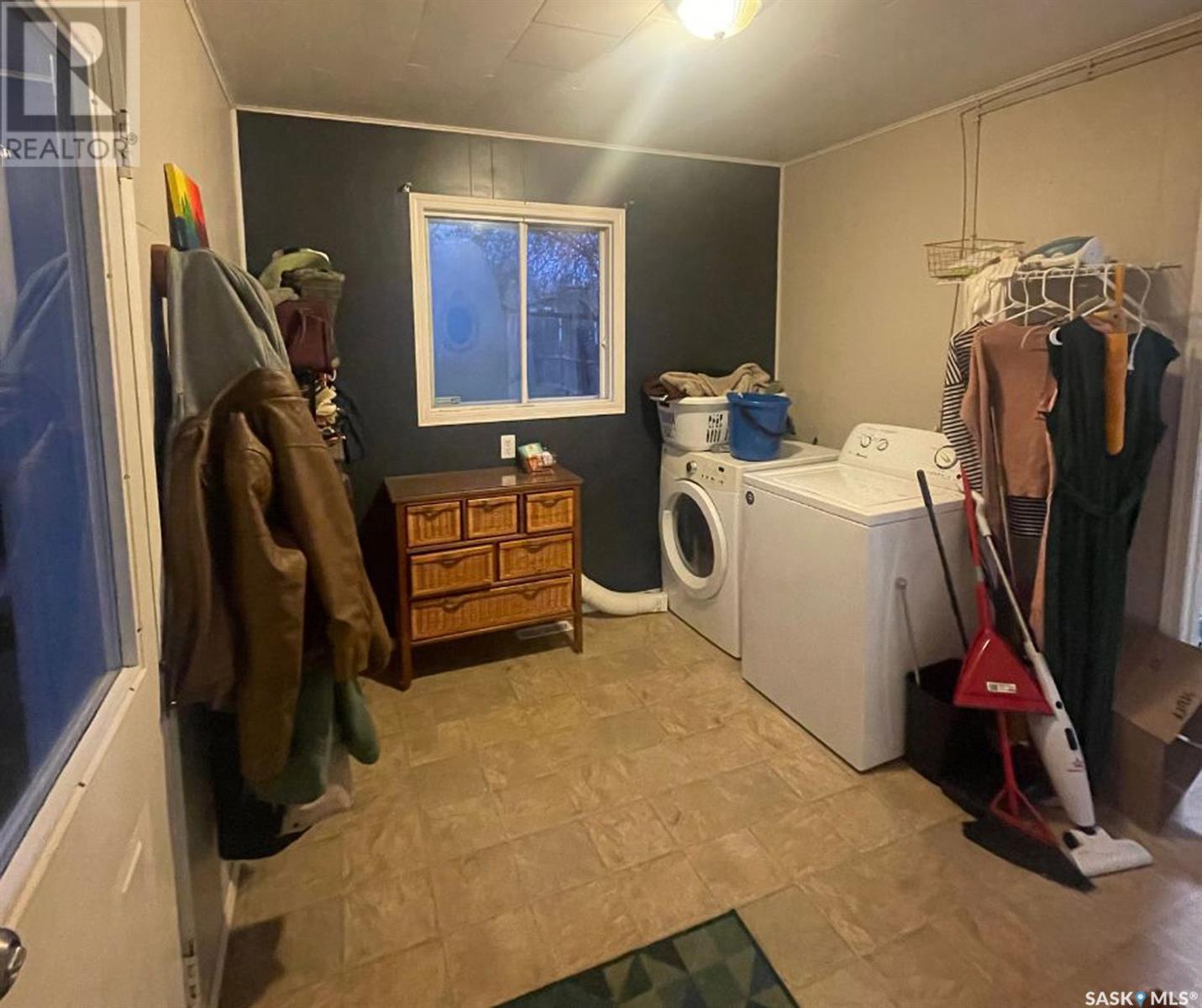 608 3rd Avenue W, Meadow Lake, Saskatchewan  S9X 1A8 - Photo 6 - SK986615