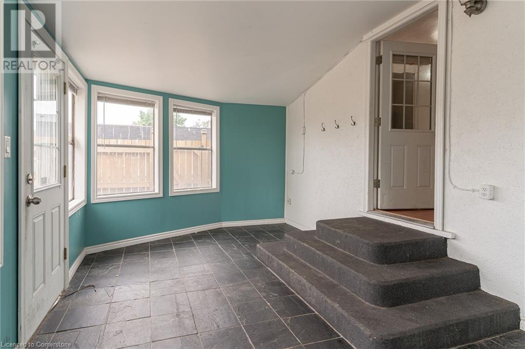 200 Tragina Avenue N, Hamilton, Ontario  L8H 5E1 - Photo 8 - 40665564