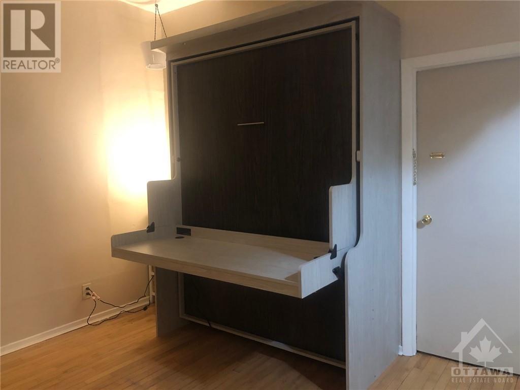 20 Russell Street W, Smiths Falls, Ontario K7A 1N9 - Photo 2 - X9523883