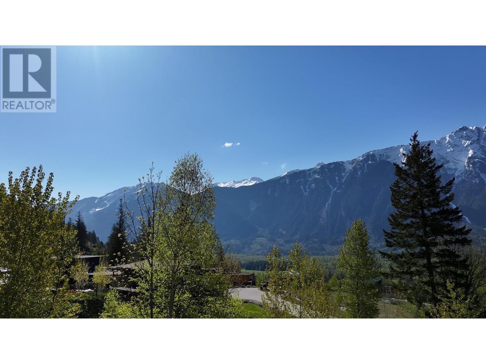 1701 Wishbone Court, Pemberton, British Columbia V0N 2L1 - Photo 10 - R2937745