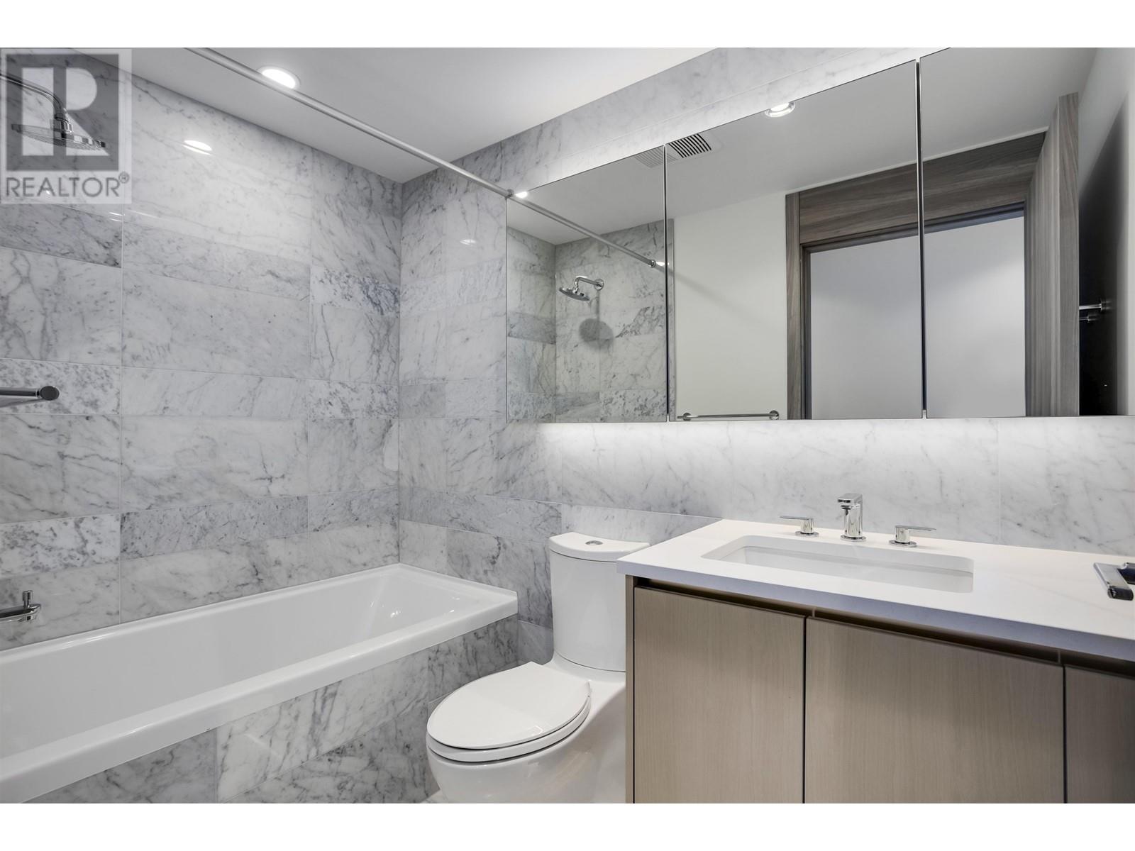 Listing Picture 13 of 30 : 584 87 NELSON STREET, Vancouver / 溫哥華 - 魯藝地產 Yvonne Lu Group - MLS Medallion Club Member