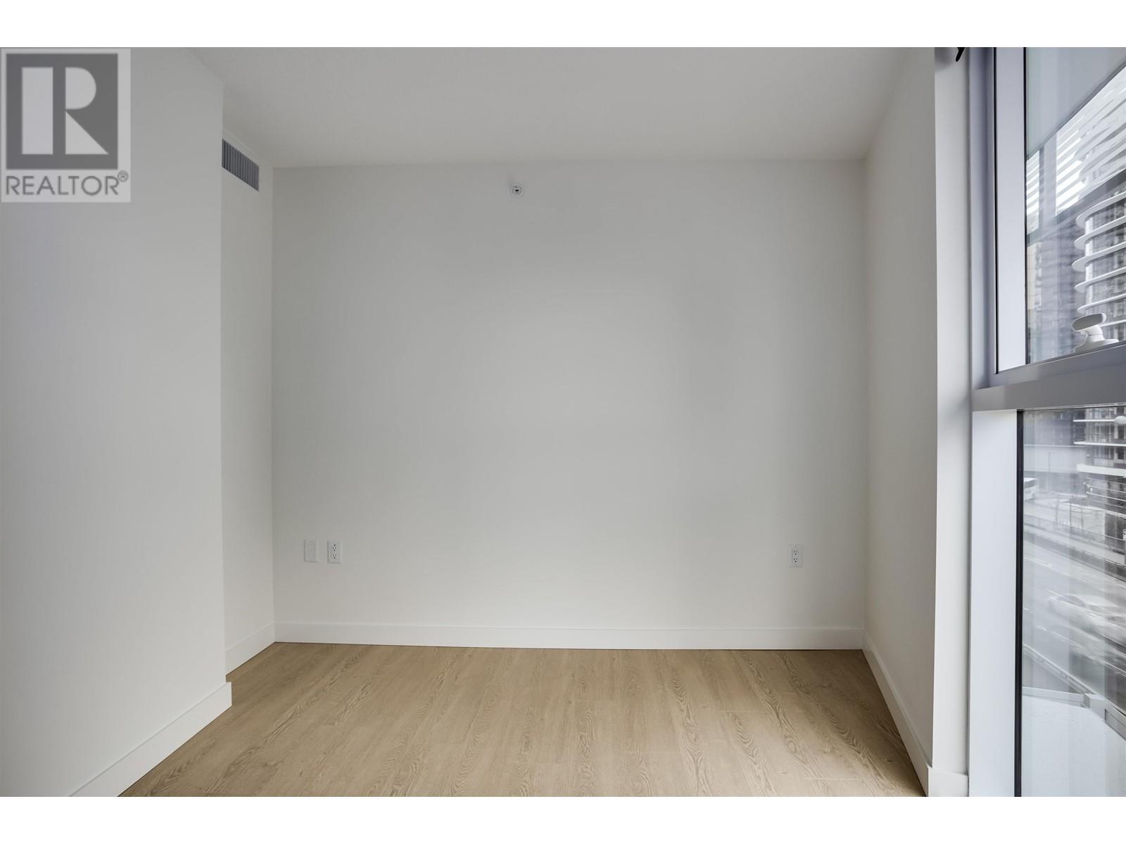 Listing Picture 15 of 30 : 584 87 NELSON STREET, Vancouver / 溫哥華 - 魯藝地產 Yvonne Lu Group - MLS Medallion Club Member