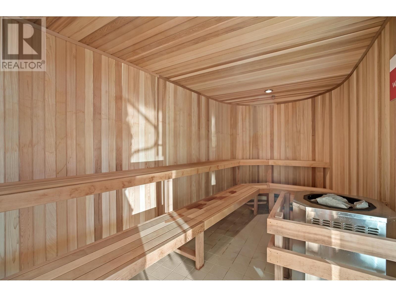 Listing Picture 28 of 30 : 584 87 NELSON STREET, Vancouver / 溫哥華 - 魯藝地產 Yvonne Lu Group - MLS Medallion Club Member