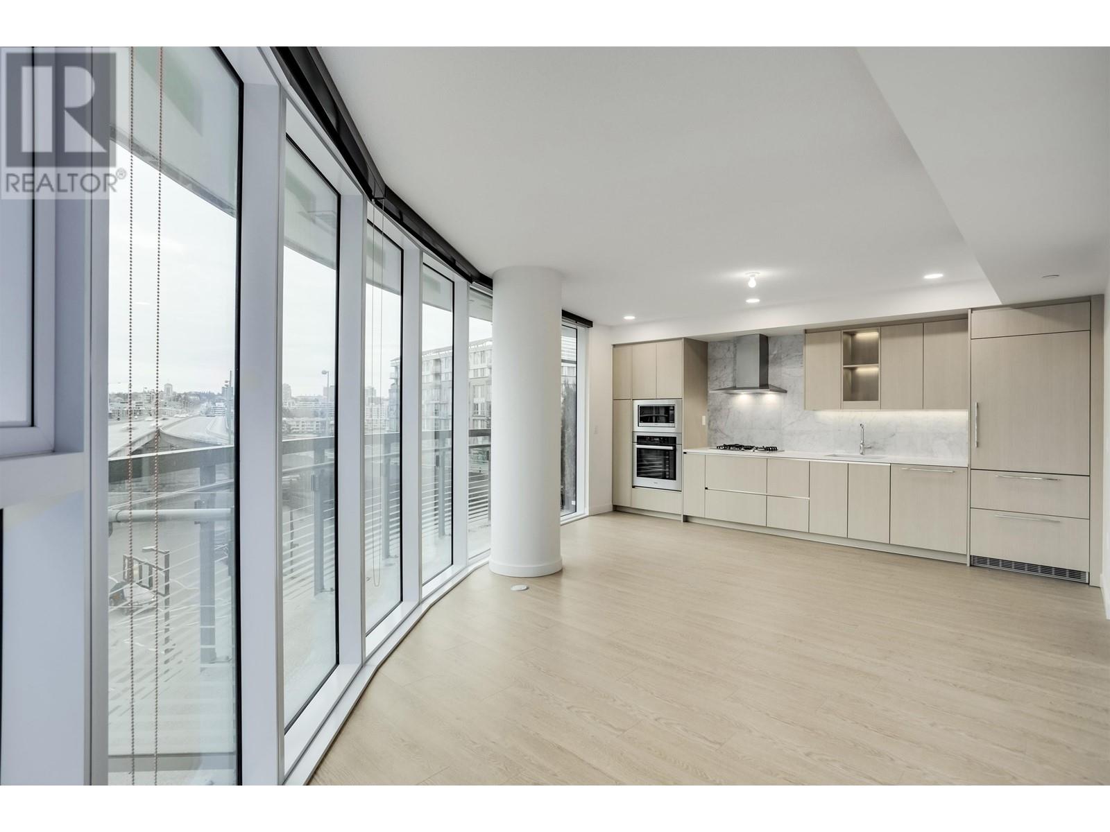 Listing Picture 5 of 30 : 584 87 NELSON STREET, Vancouver / 溫哥華 - 魯藝地產 Yvonne Lu Group - MLS Medallion Club Member