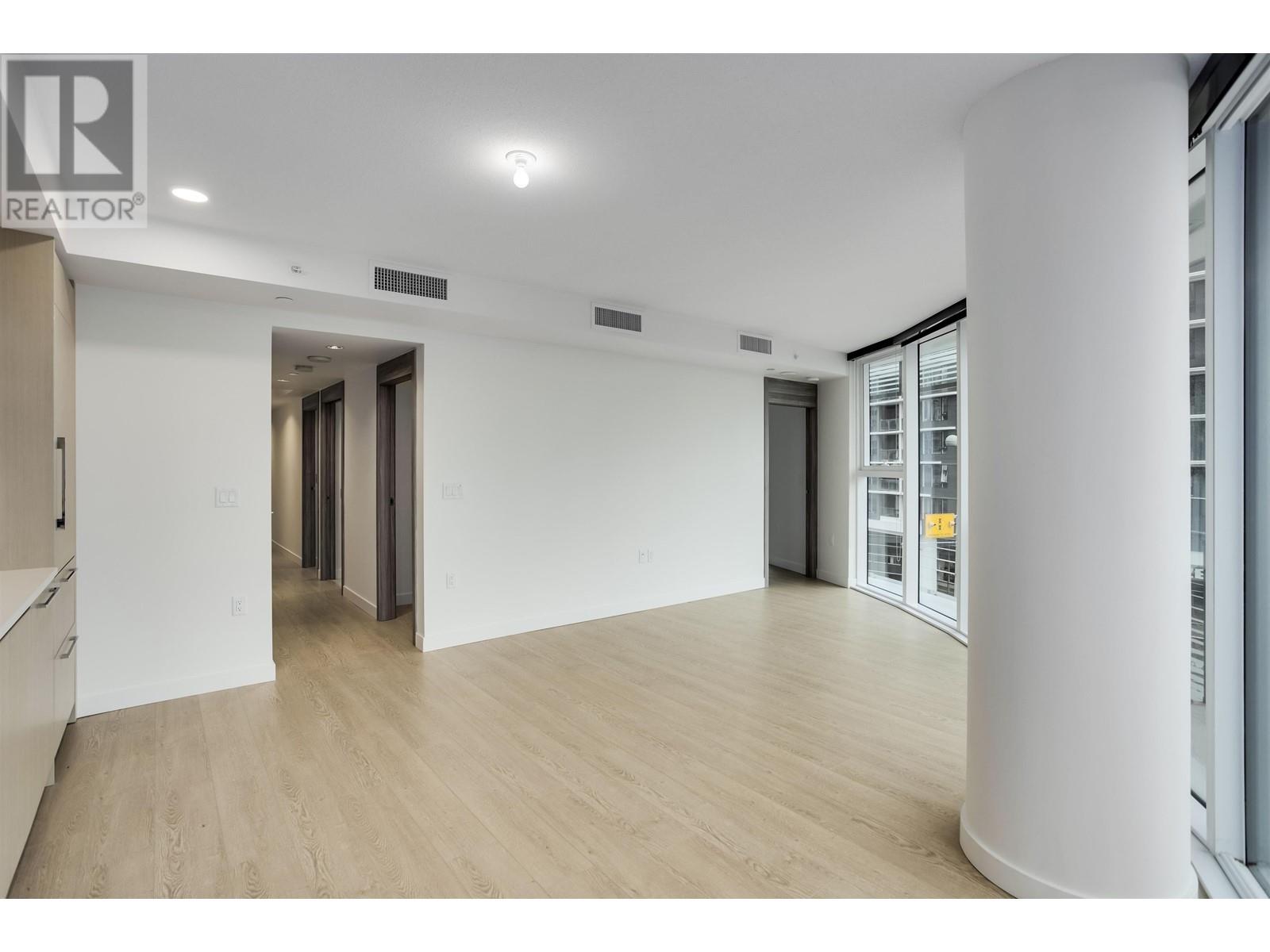 Listing Picture 6 of 30 : 584 87 NELSON STREET, Vancouver / 溫哥華 - 魯藝地產 Yvonne Lu Group - MLS Medallion Club Member