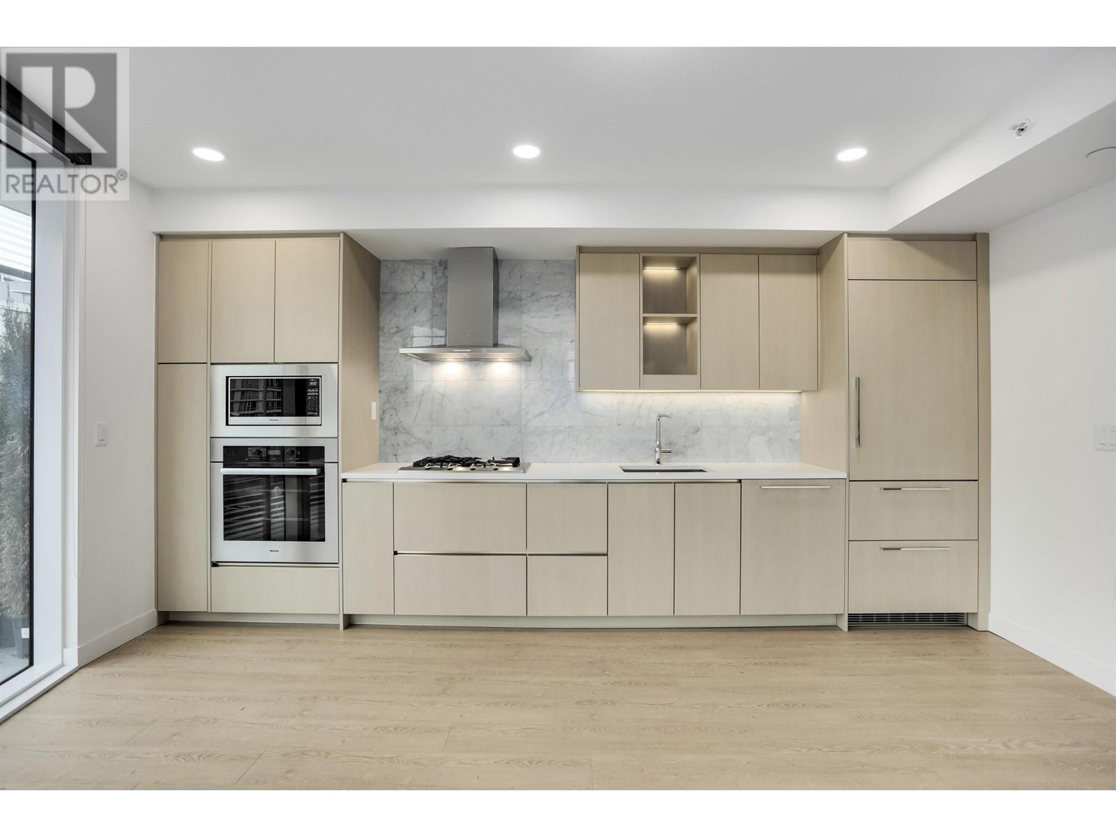 Listing Picture 7 of 30 : 584 87 NELSON STREET, Vancouver / 溫哥華 - 魯藝地產 Yvonne Lu Group - MLS Medallion Club Member