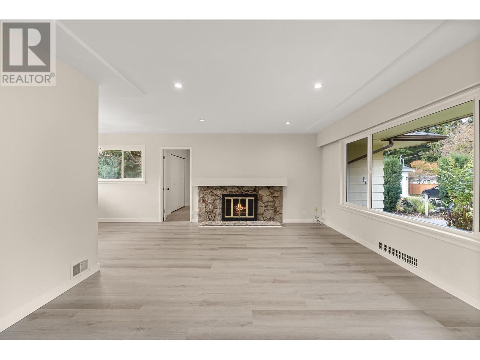 1285 Langdale Drive, North Vancouver, British Columbia  V7R 1Z8 - Photo 3 - R2937714