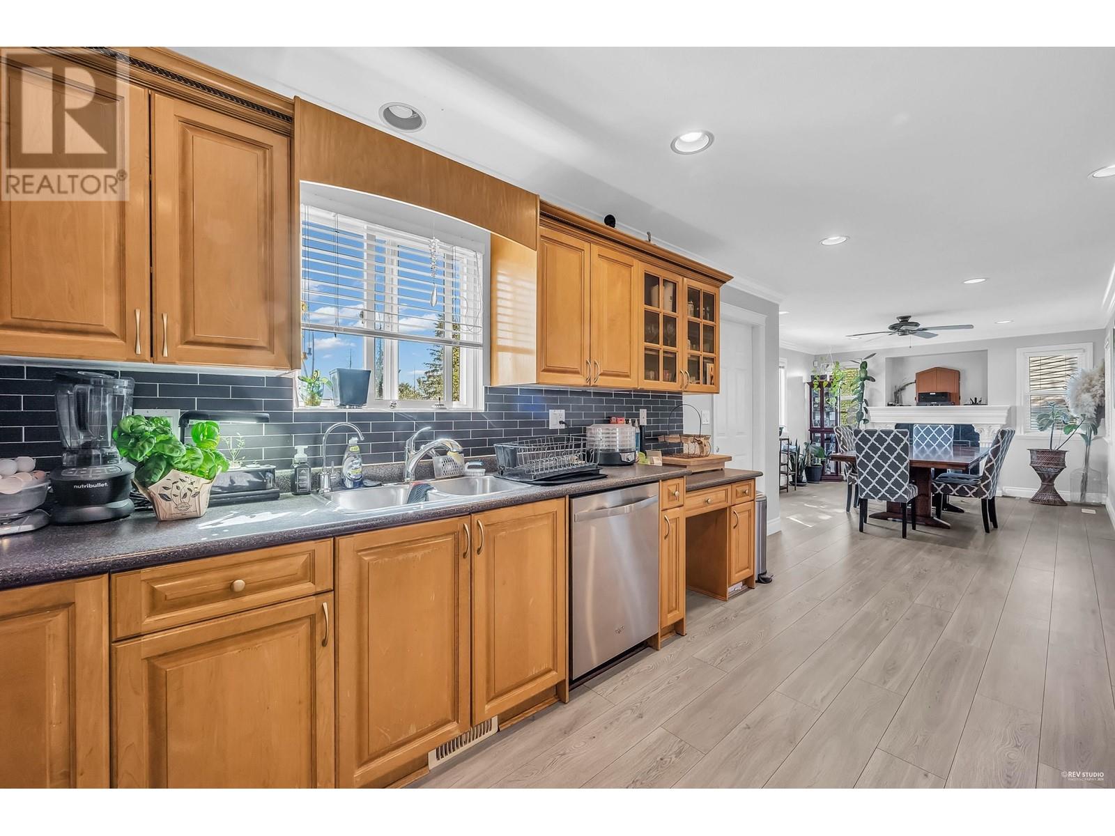 23562 112 B Avenue, Maple Ridge, British Columbia  V2W 1W7 - Photo 24 - R2936599
