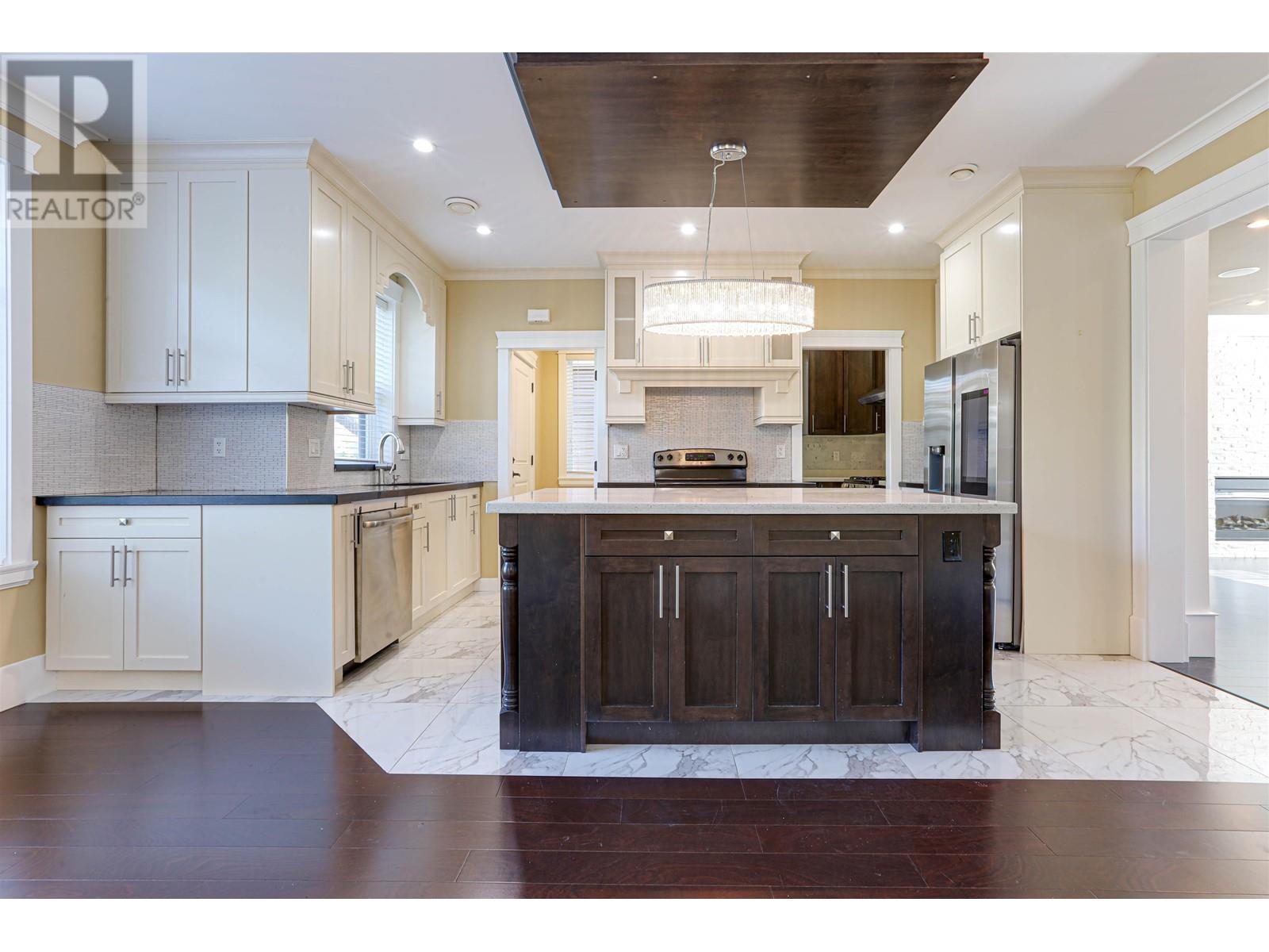 Listing Picture 10 of 40 : 1529 W 66TH AVENUE, Vancouver / 溫哥華 - 魯藝地產 Yvonne Lu Group - MLS Medallion Club Member