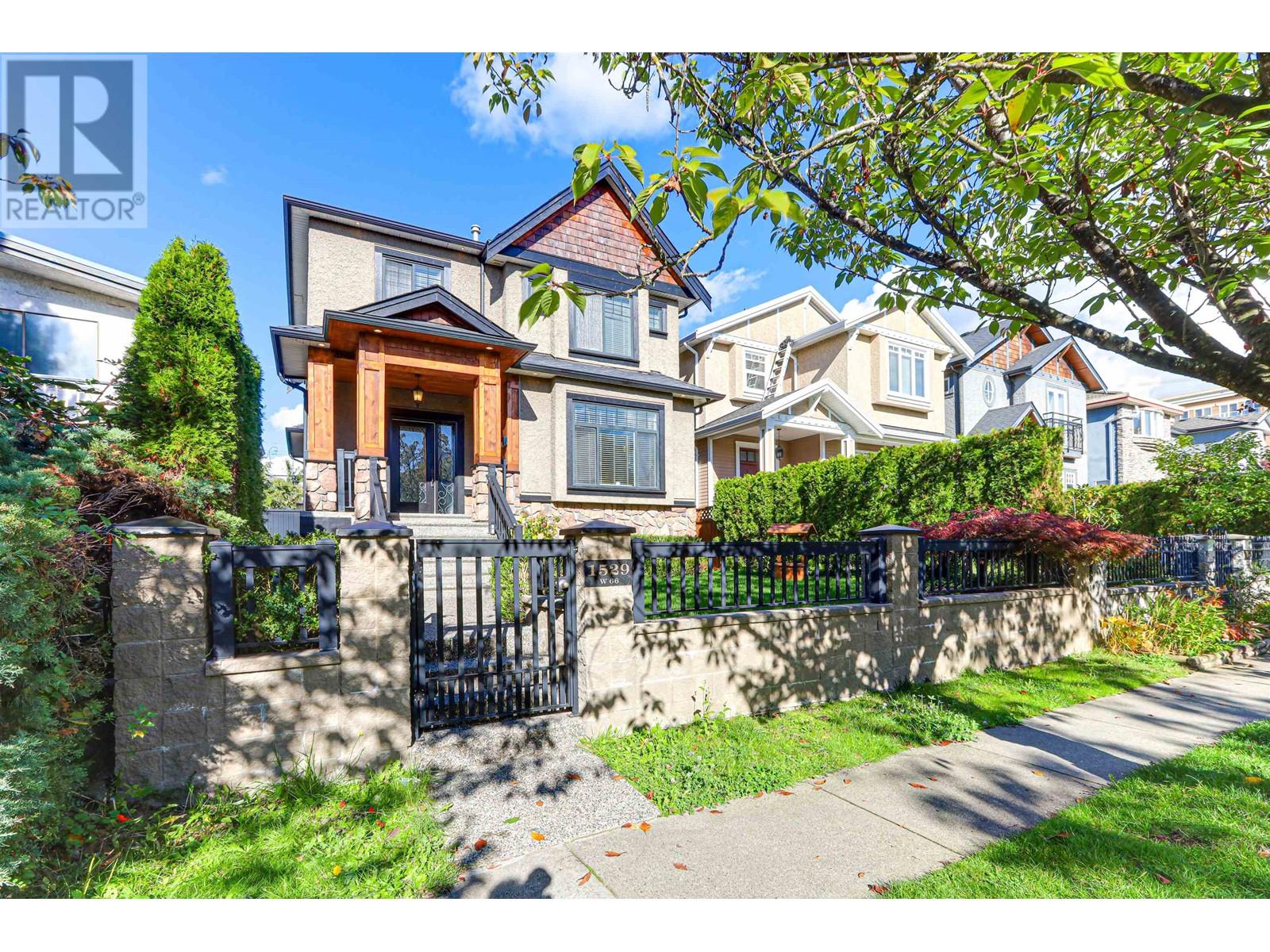 Listing Picture 2 of 40 : 1529 W 66TH AVENUE, Vancouver / 溫哥華 - 魯藝地產 Yvonne Lu Group - MLS Medallion Club Member