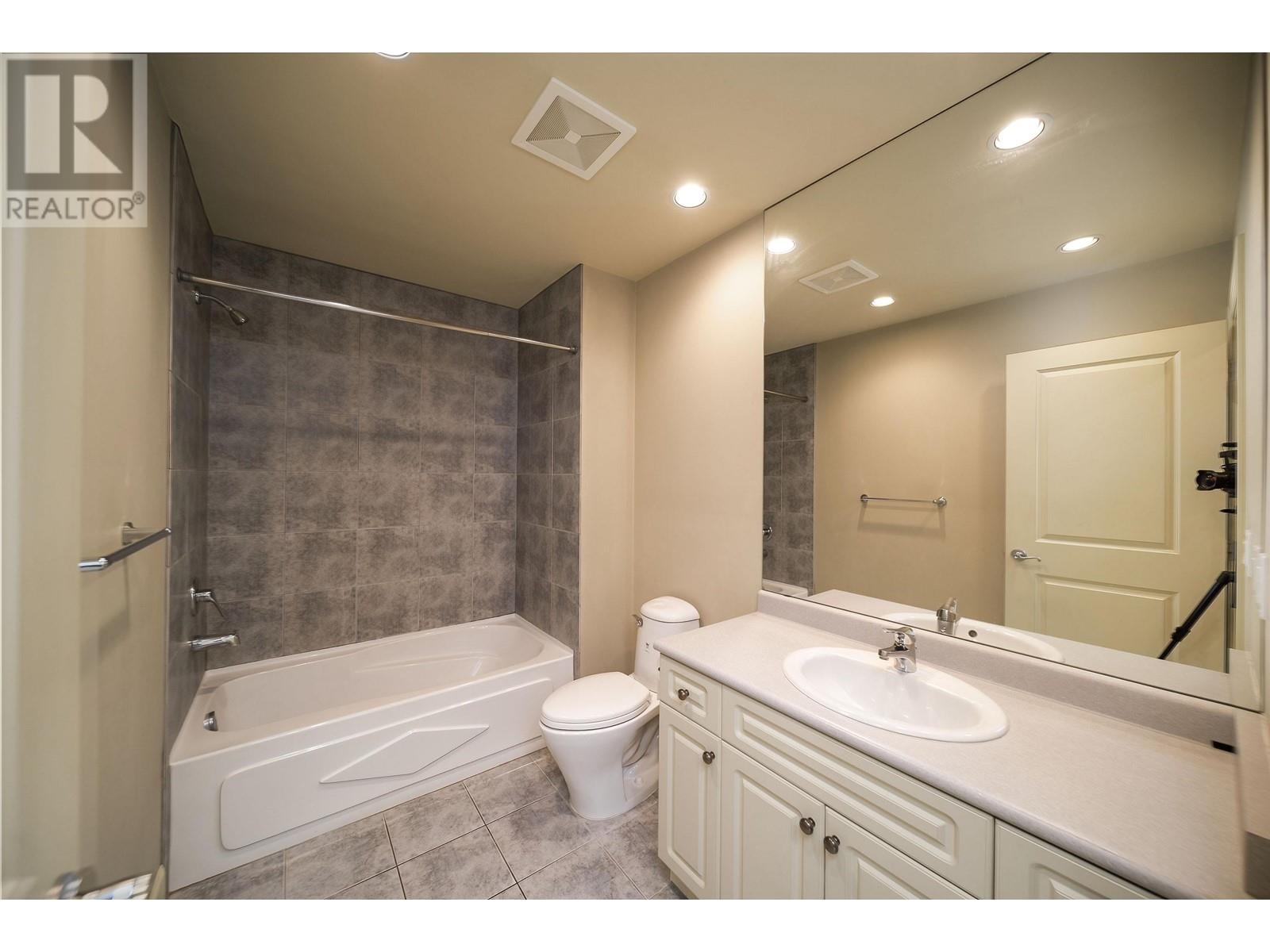 3225 Chartwell Lane, Coquitlam, British Columbia  V3E 3N1 - Photo 36 - R2937723