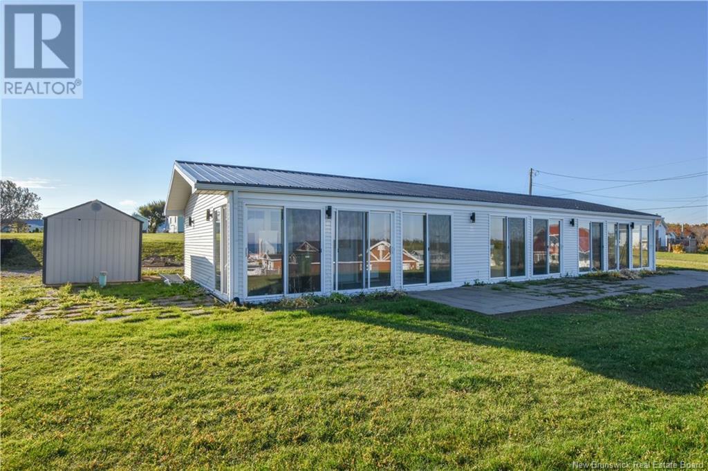 Property at 40 Portuaire Avenue image 2