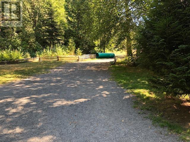 Listing Picture 13 of 15 : 1916 MACKAY AVENUE, Vancouver / 溫哥華 - 魯藝地產 Yvonne Lu Group - MLS Medallion Club Member