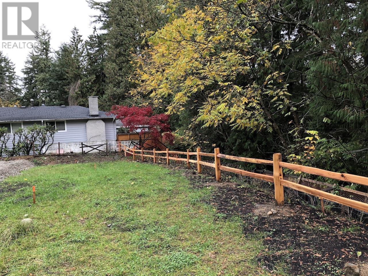 Listing Picture 6 of 15 : 1916 MACKAY AVENUE, Vancouver / 溫哥華 - 魯藝地產 Yvonne Lu Group - MLS Medallion Club Member