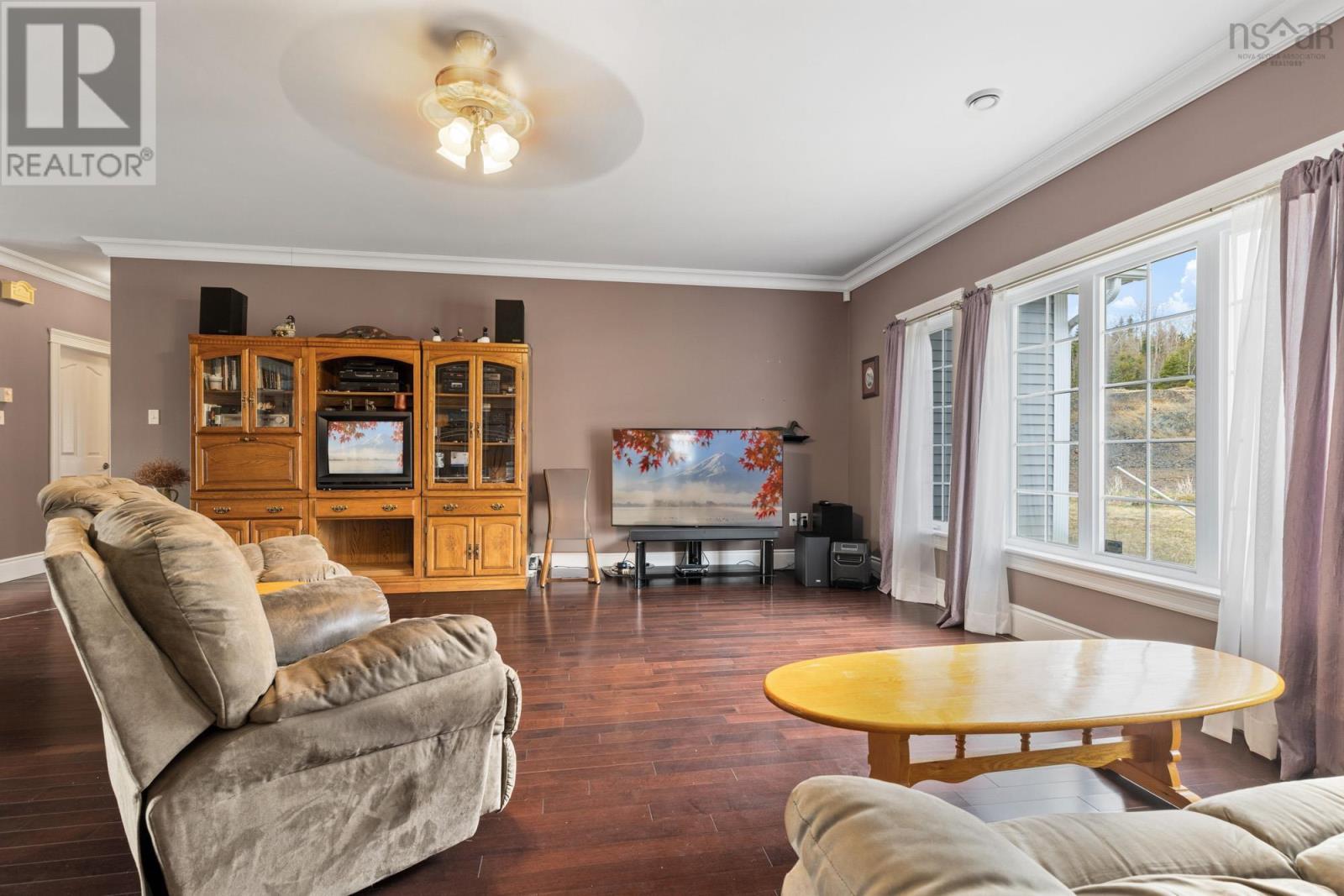 315 Highway 1, Mount Uniacke, Nova Scotia  B0N 1Z0 - Photo 11 - 202425173