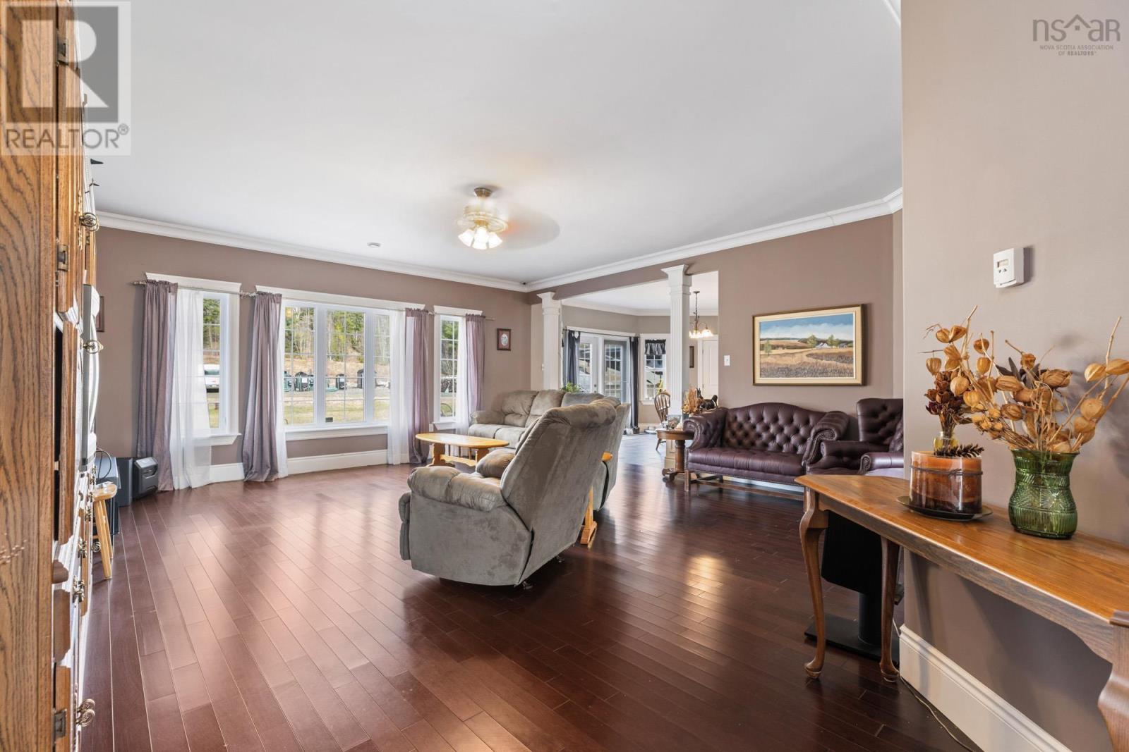 315 Highway 1, Mount Uniacke, Nova Scotia  B0N 1Z0 - Photo 7 - 202425173