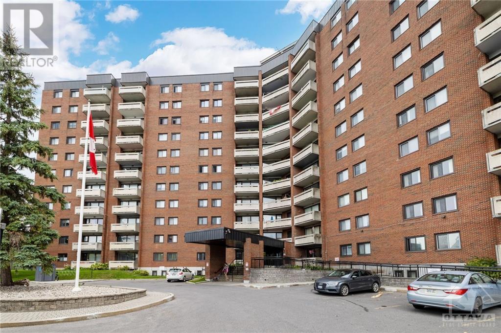 3100 CARLING AVENUE UNIT#811, Ottawa, Ontario