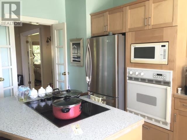 Property at 1836 DUCHESS AVENUE image 5