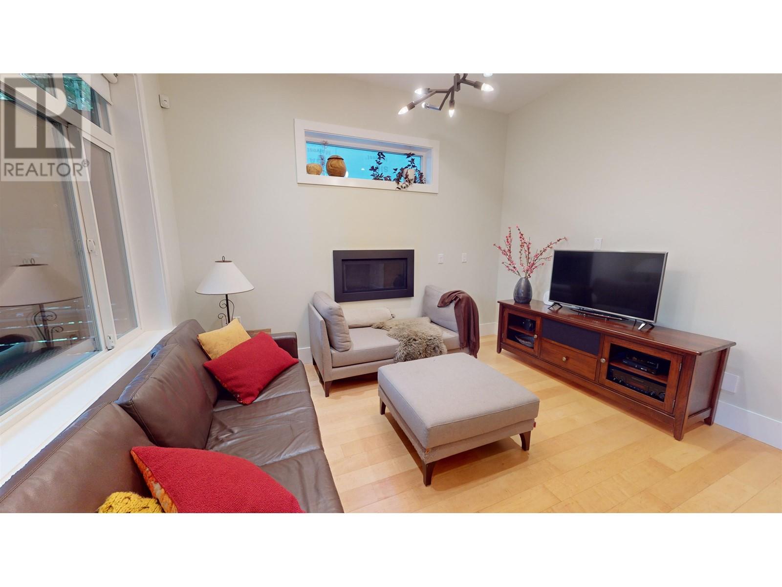 51 E 27th Avenue, Vancouver, British Columbia  V5V 2K2 - Photo 4 - R2937465