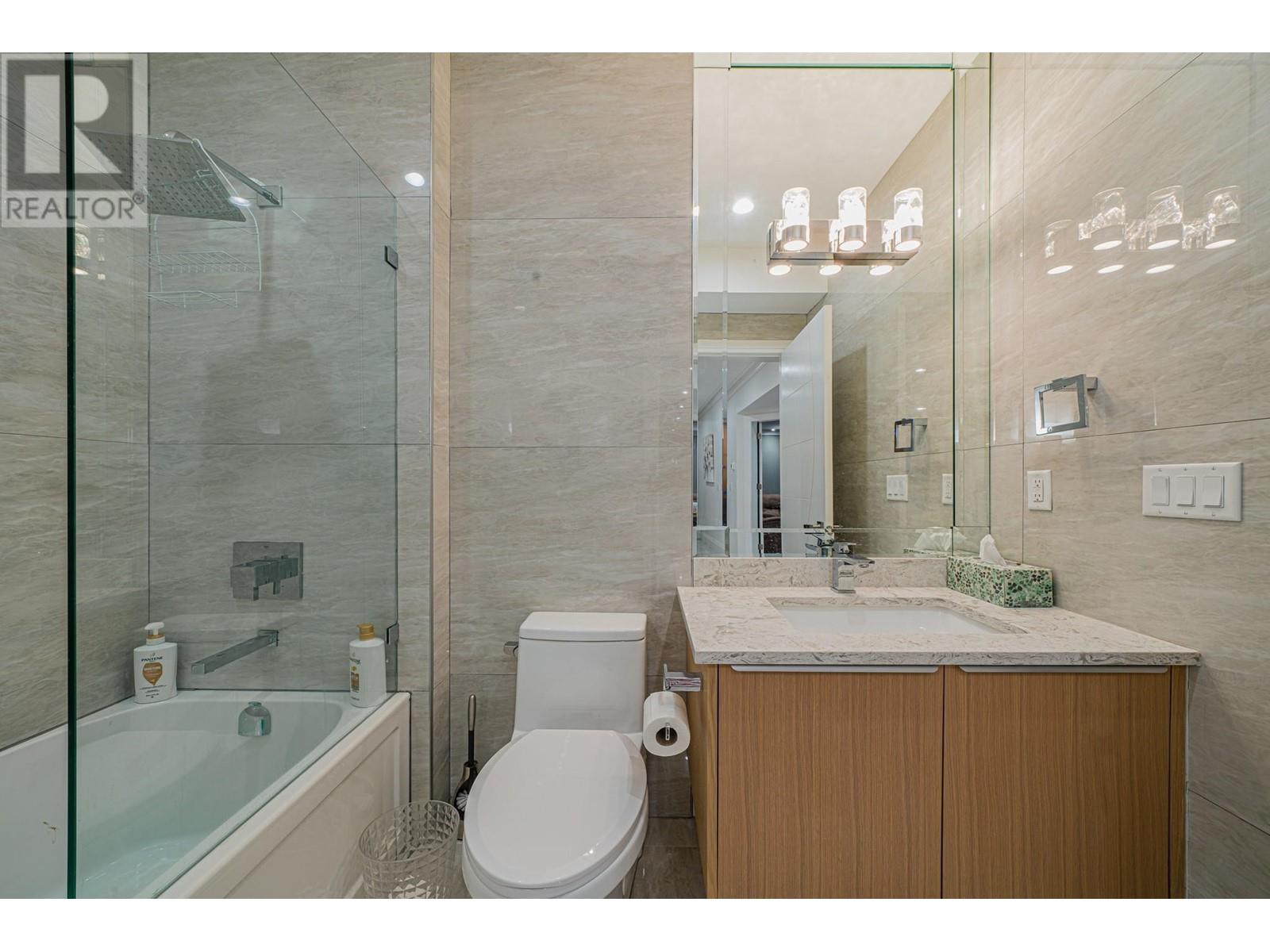 Listing Picture 24 of 37 : 3538 W 30TH AVENUE, Vancouver / 溫哥華 - 魯藝地產 Yvonne Lu Group - MLS Medallion Club Member