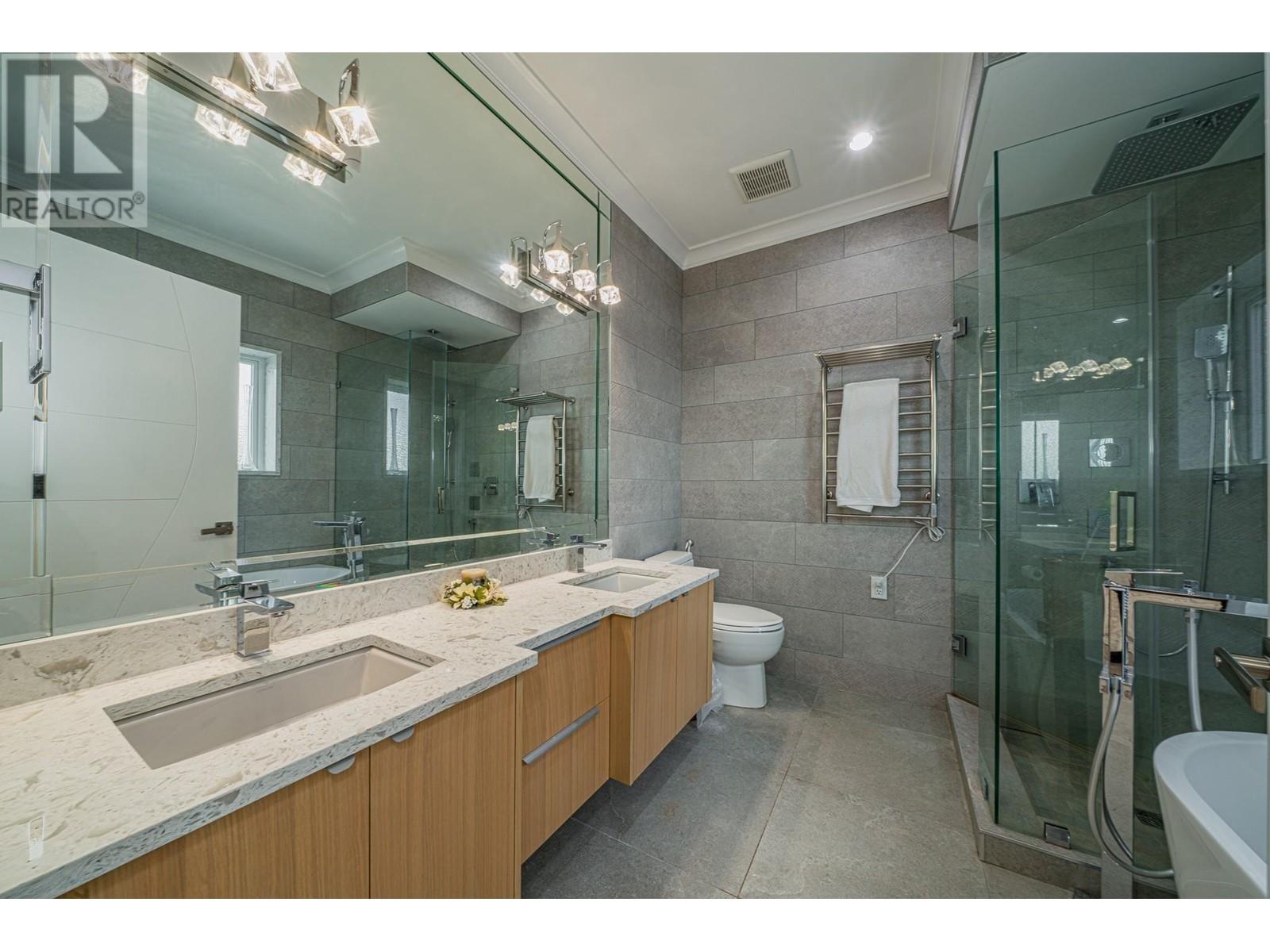 Listing Picture 16 of 37 : 3538 W 30TH AVENUE, Vancouver / 溫哥華 - 魯藝地產 Yvonne Lu Group - MLS Medallion Club Member