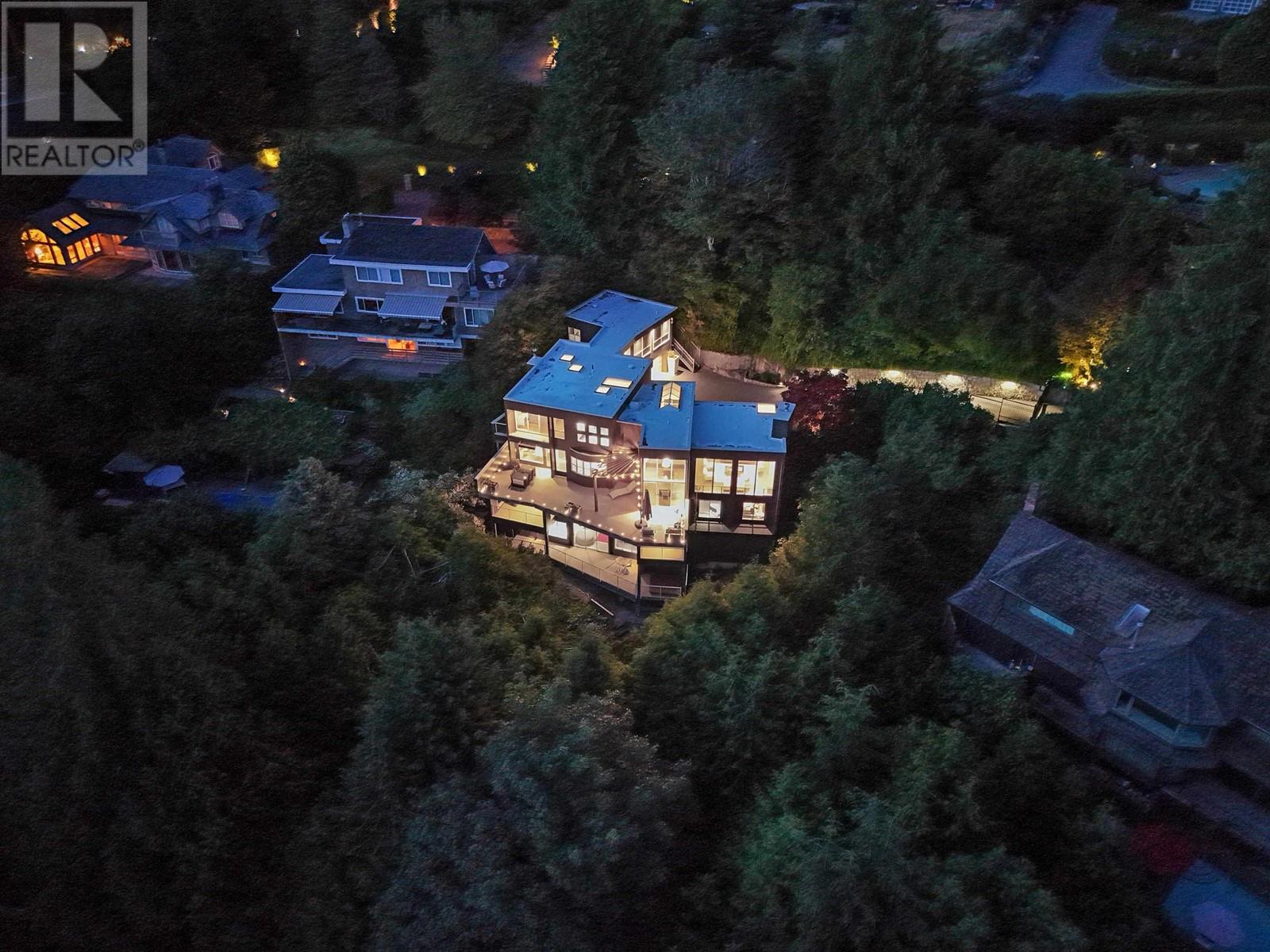 4345 Rockridge Road, West Vancouver, British Columbia  V7W 1A6 - Photo 1 - R2937872