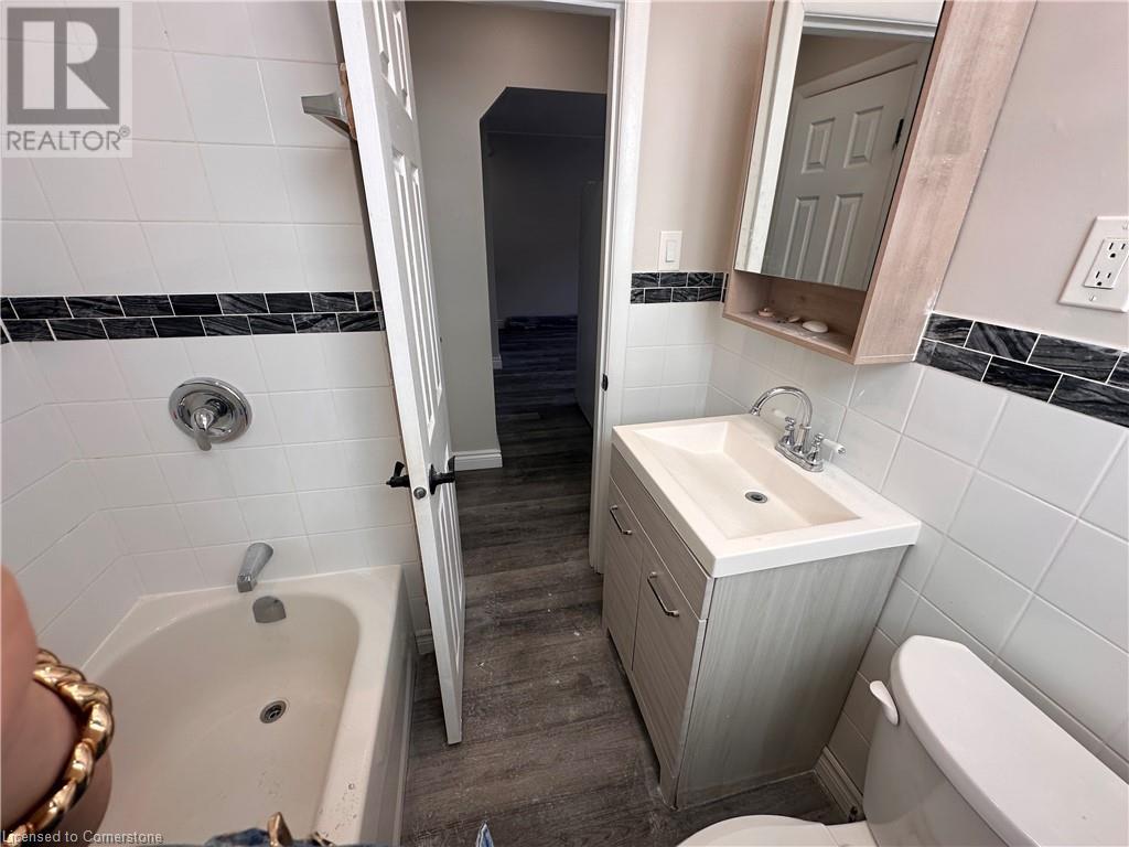 119 Macnab Street Unit# 2a, Hamilton, Ontario  L8P 3C2 - Photo 8 - 40667649